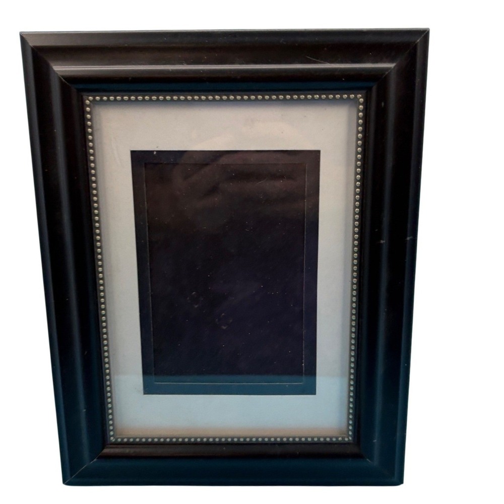 Elegant Black 4x6 Photo Frame with Silver Beaded Border & Double Mat - Picture 2 of 7